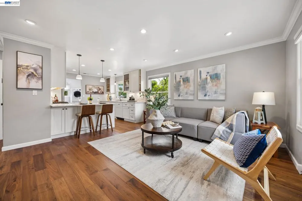104 Cypress St Alameda, CA 94501