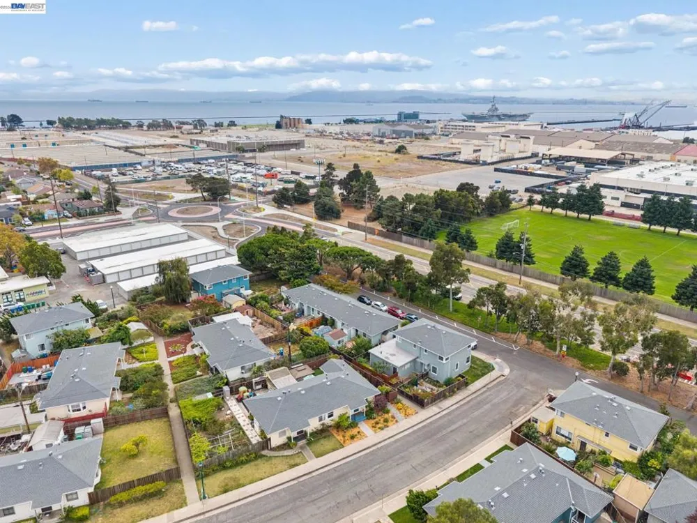 104 Cypress St Alameda, CA 94501