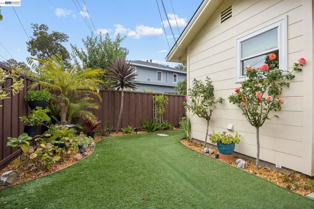 104 Cypress St Alameda, CA 94501