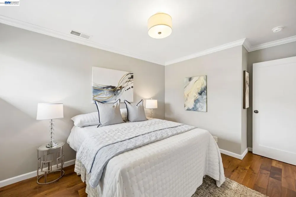 104 Cypress St Alameda, CA 94501