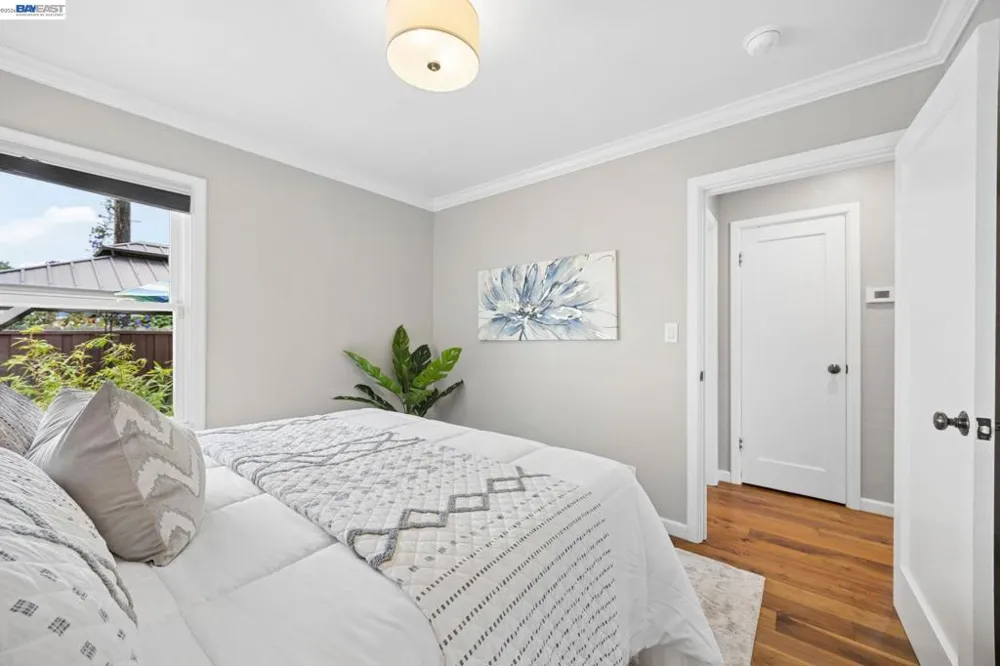 104 Cypress St Alameda, CA 94501