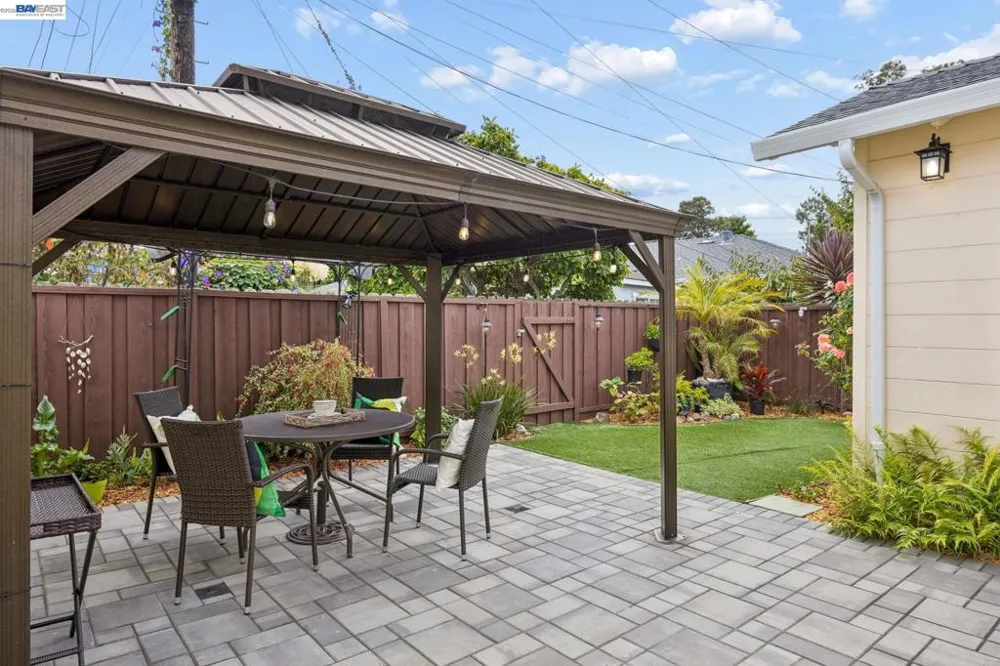 104 Cypress St Alameda, CA 94501