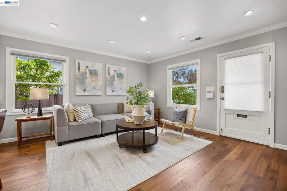 104 Cypress St Alameda, CA 94501