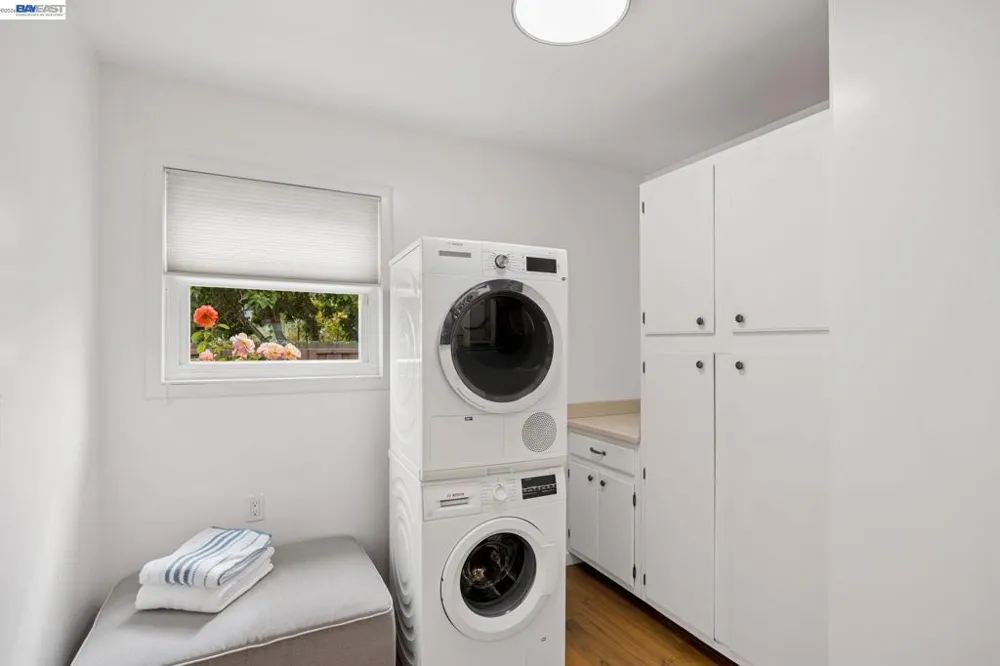 104 Cypress St Alameda, CA 94501
