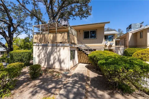 5525 Capistrano