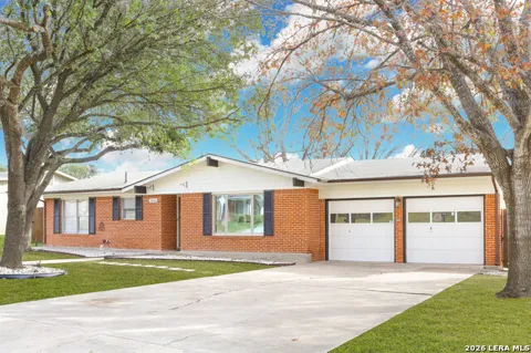 2806 Belvoir Dr