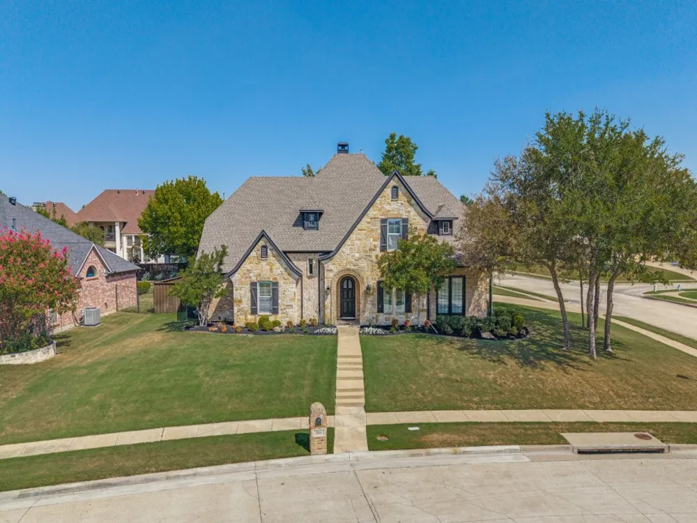701 Starlight Pass Heath, TX 75032