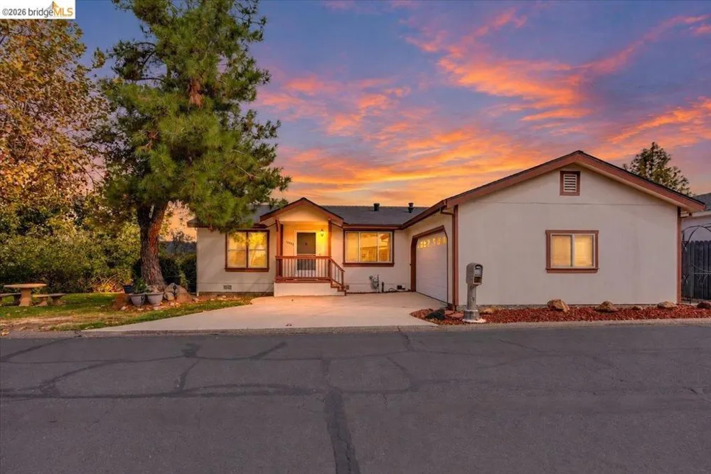 16992 Clouds Rest Rd Soulsbyville, CA 95372