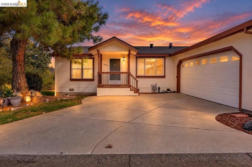 16992 Clouds Rest Rd Soulsbyville, CA 95372