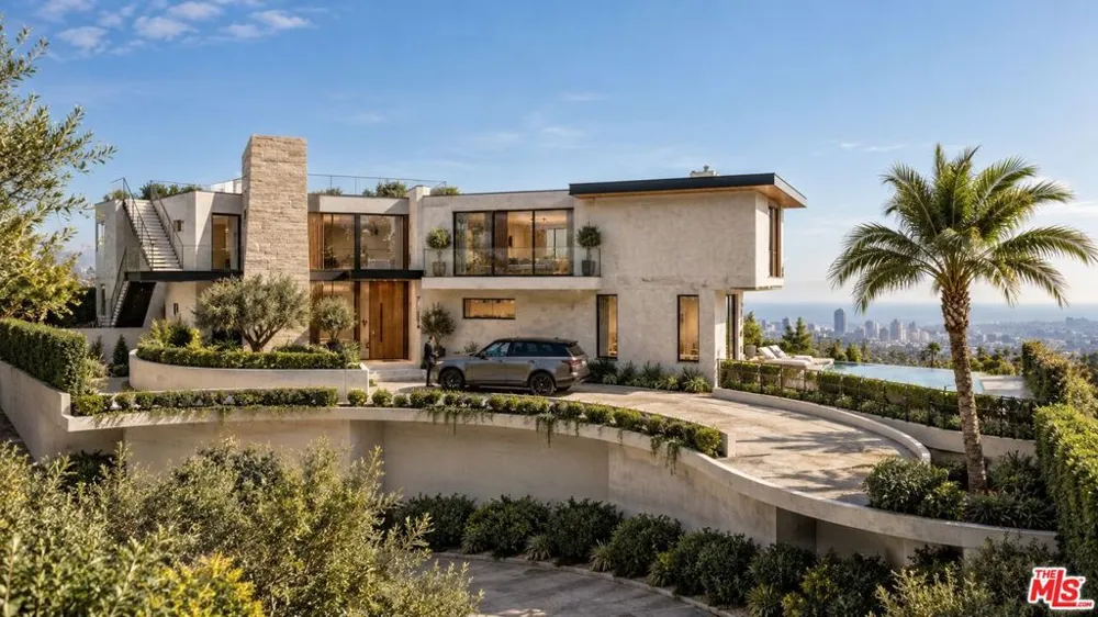 821 Glenmere Way Los Angeles, CA 90049