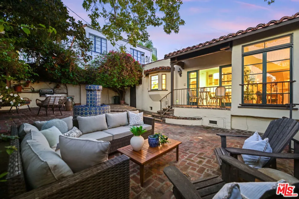 10323 Dunkirk Avenue Los Angeles, CA 90025
