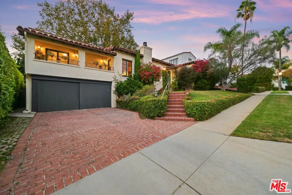 10323 Dunkirk Avenue Los Angeles, CA 90025
