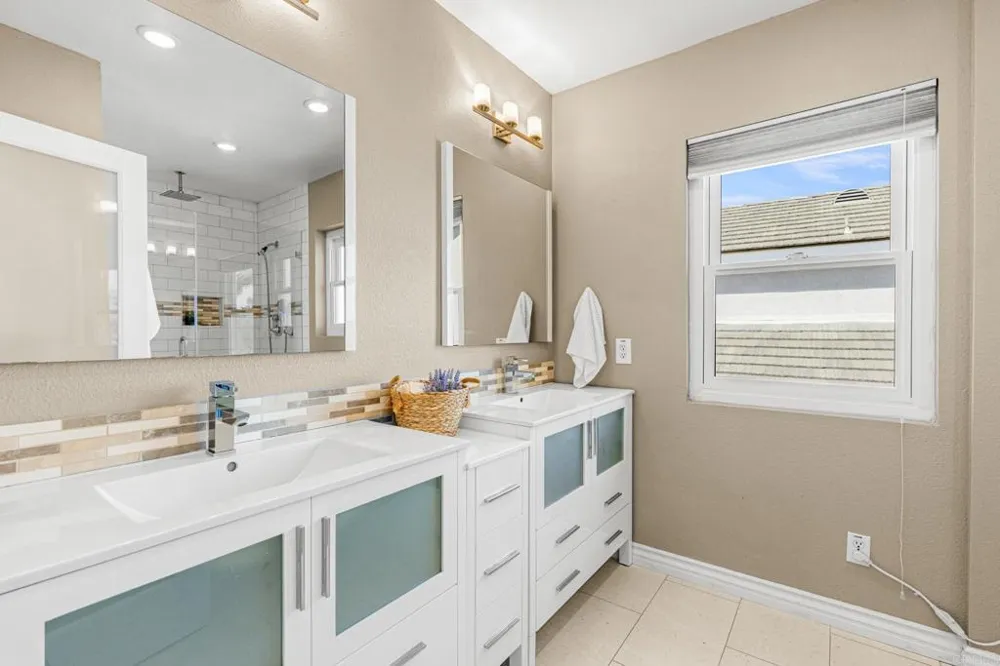2606 Sombrosa Street Carlsbad, CA 92009