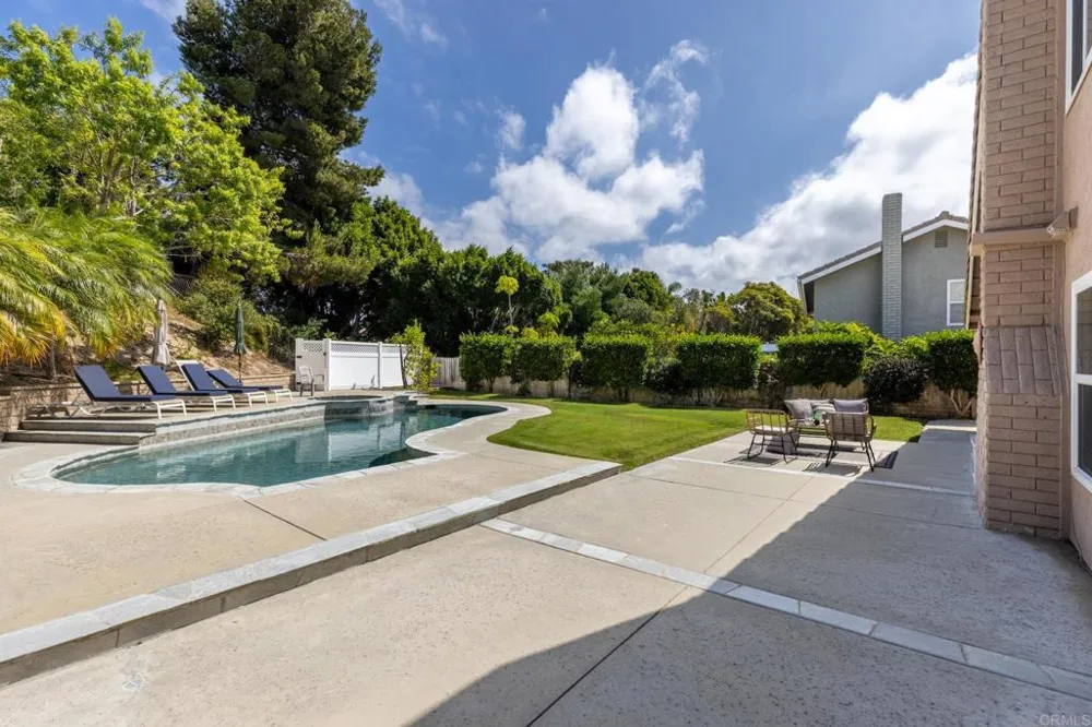 2606 Sombrosa Street Carlsbad, CA 92009
