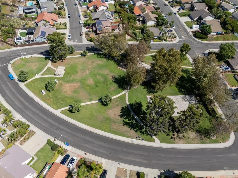 2606 Sombrosa Street Carlsbad, CA 92009