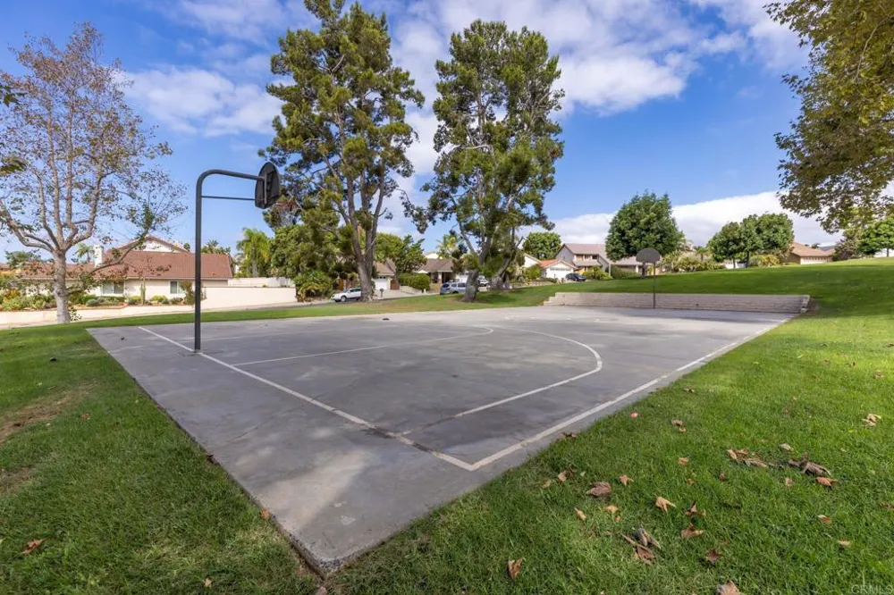 2606 Sombrosa Street Carlsbad, CA 92009