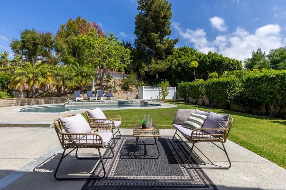 2606 Sombrosa Street Carlsbad, CA 92009