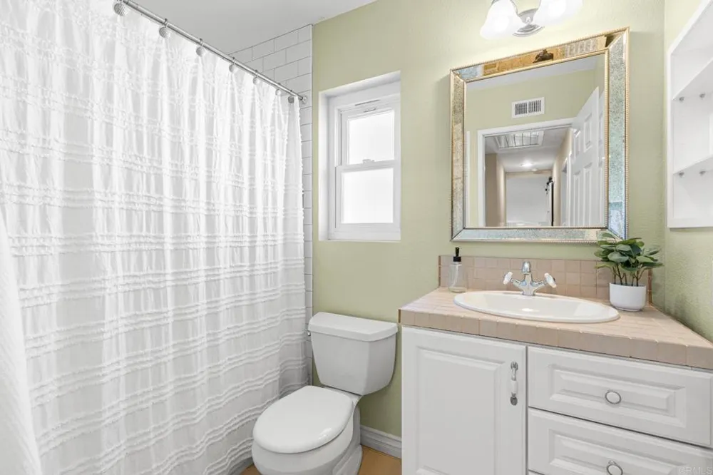 2606 Sombrosa Street Carlsbad, CA 92009