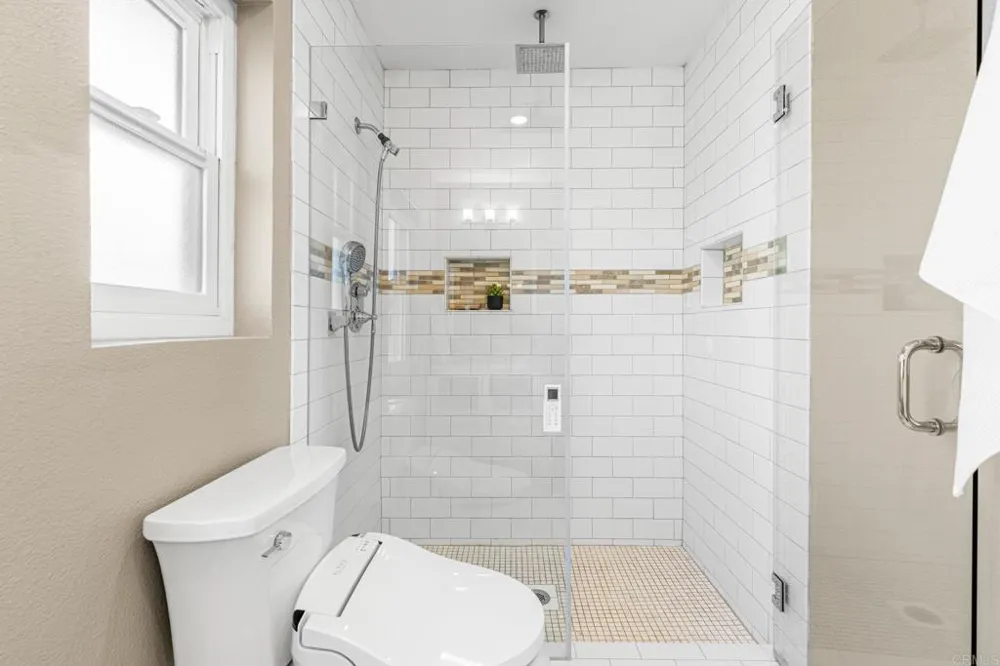 2606 Sombrosa Street Carlsbad, CA 92009