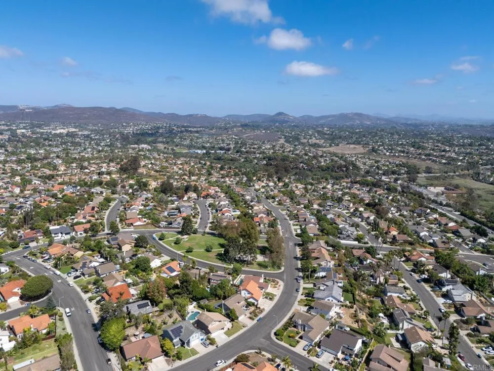 2606 Sombrosa Street Carlsbad, CA 92009