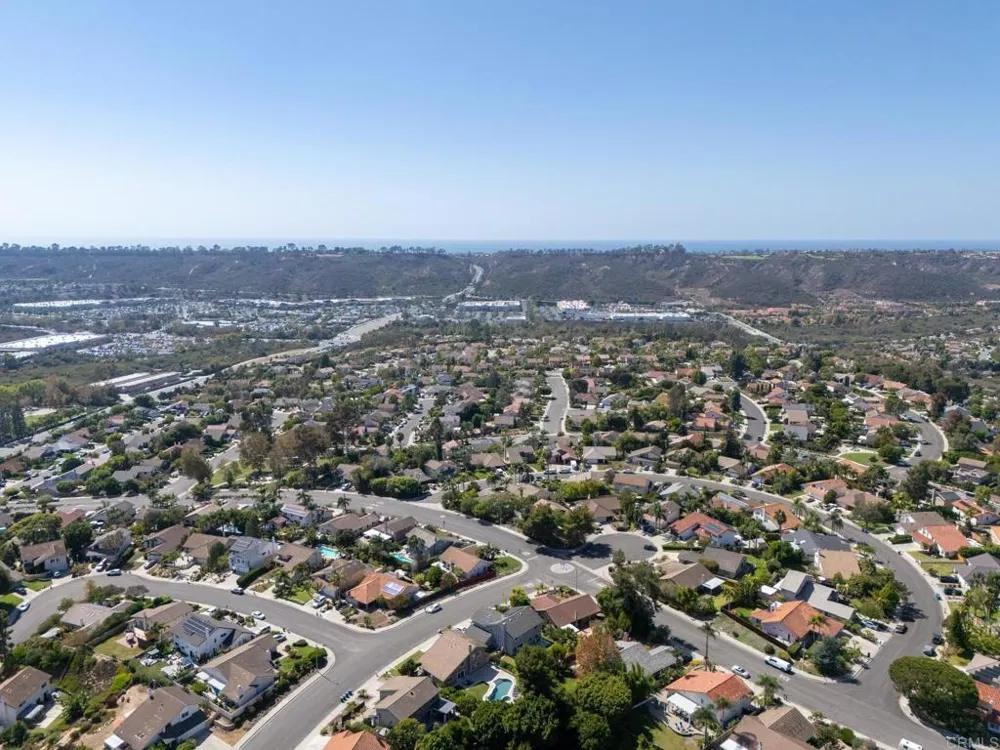 2606 Sombrosa Street Carlsbad, CA 92009