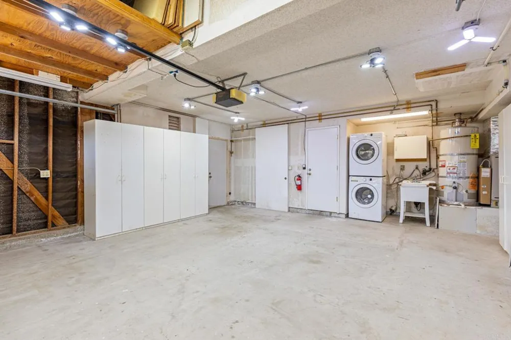 2606 Sombrosa Street Carlsbad, CA 92009