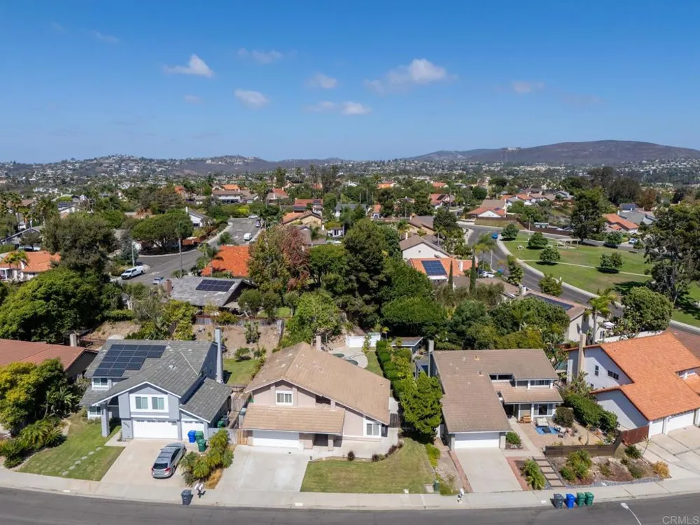 2606 Sombrosa Street Carlsbad, CA 92009