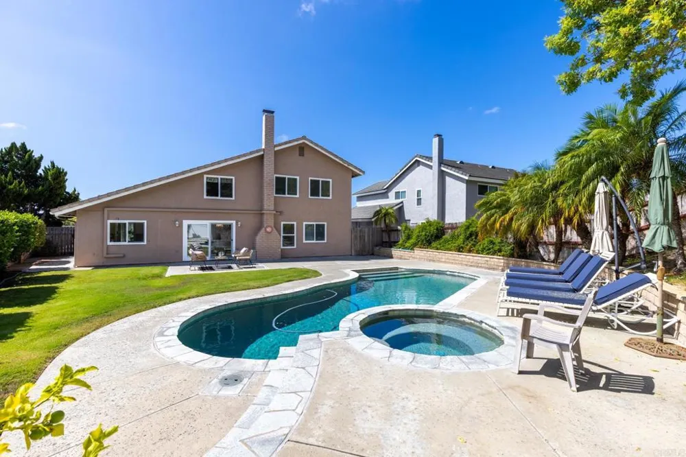 2606 Sombrosa Street Carlsbad, CA 92009