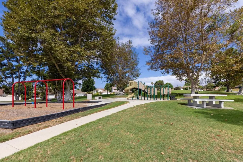 2606 Sombrosa Street Carlsbad, CA 92009