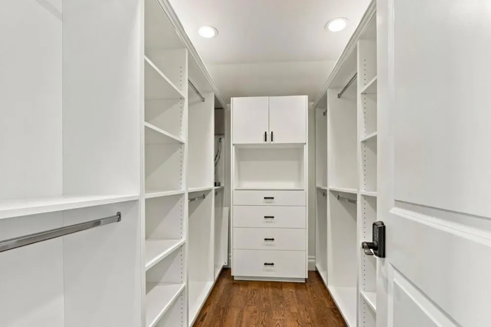 3878 Magnolia Drive Palo Alto, CA 94306