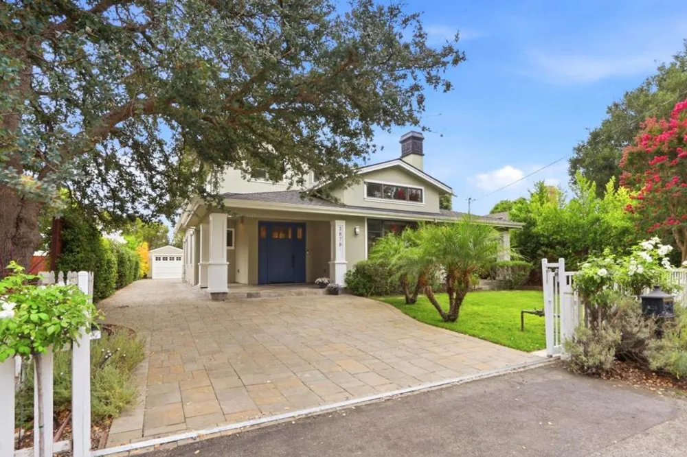3878 Magnolia Drive Palo Alto, CA 94306