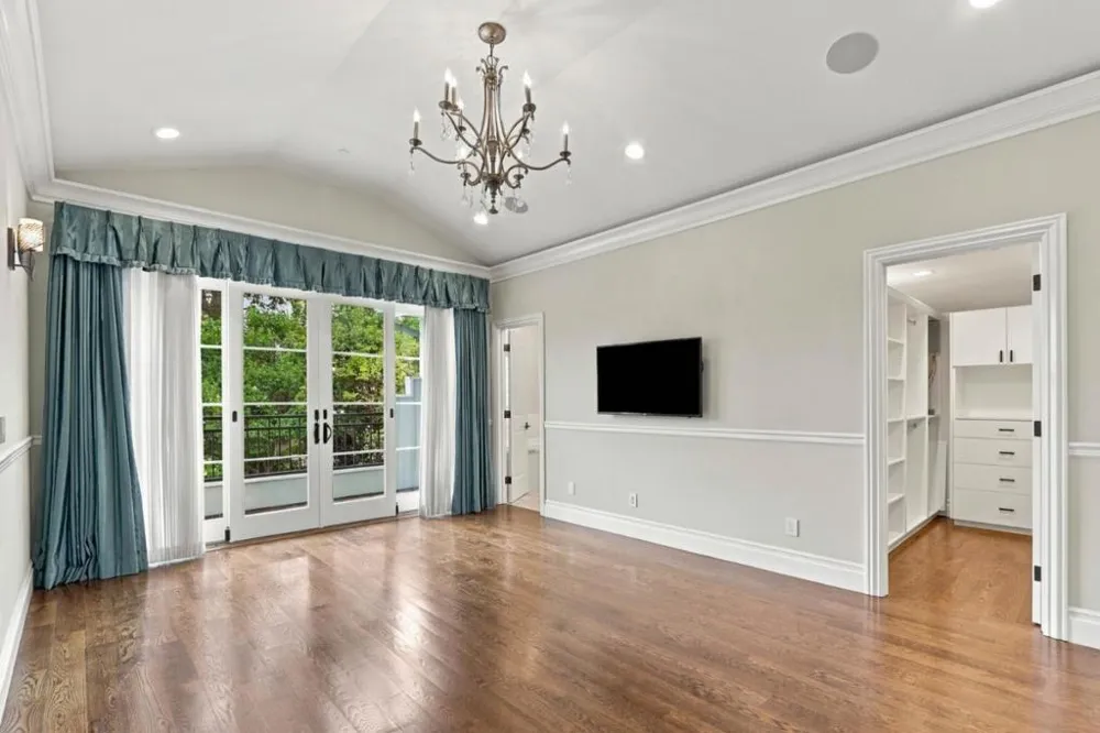 3878 Magnolia Drive Palo Alto, CA 94306