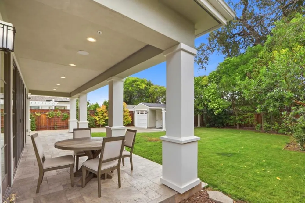 3878 Magnolia Drive Palo Alto, CA 94306