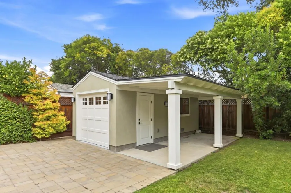 3878 Magnolia Drive Palo Alto, CA 94306
