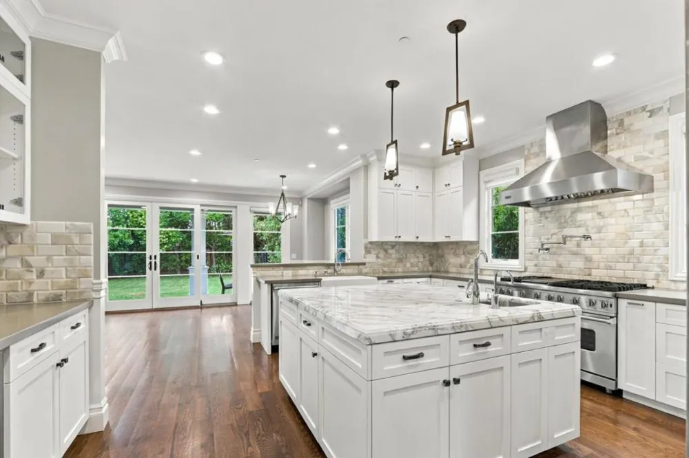 3878 Magnolia Drive Palo Alto, CA 94306