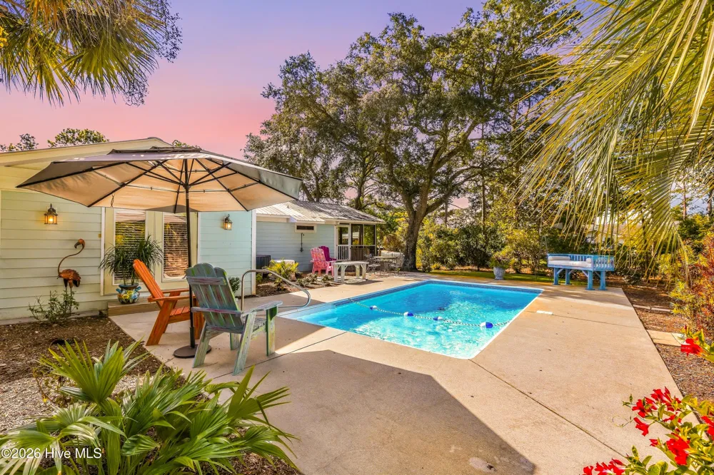 807 E Nash Street Southport, NC 28461