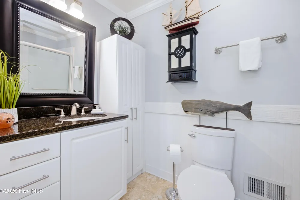 807 E Nash Street Southport, NC 28461