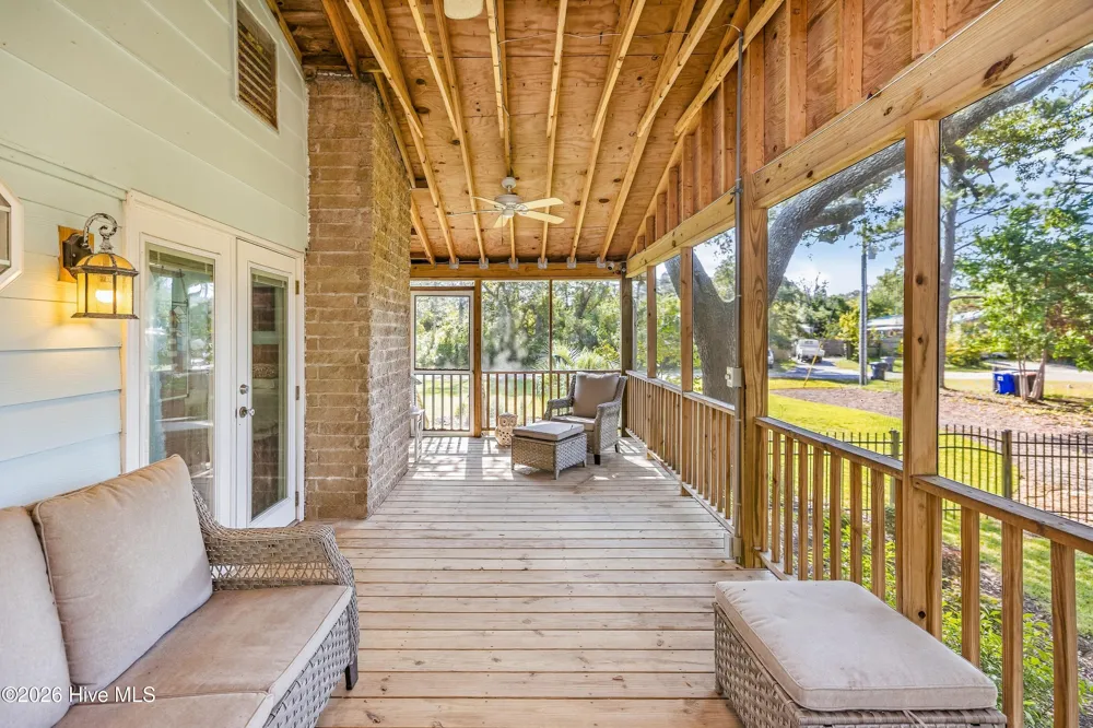807 E Nash Street Southport, NC 28461