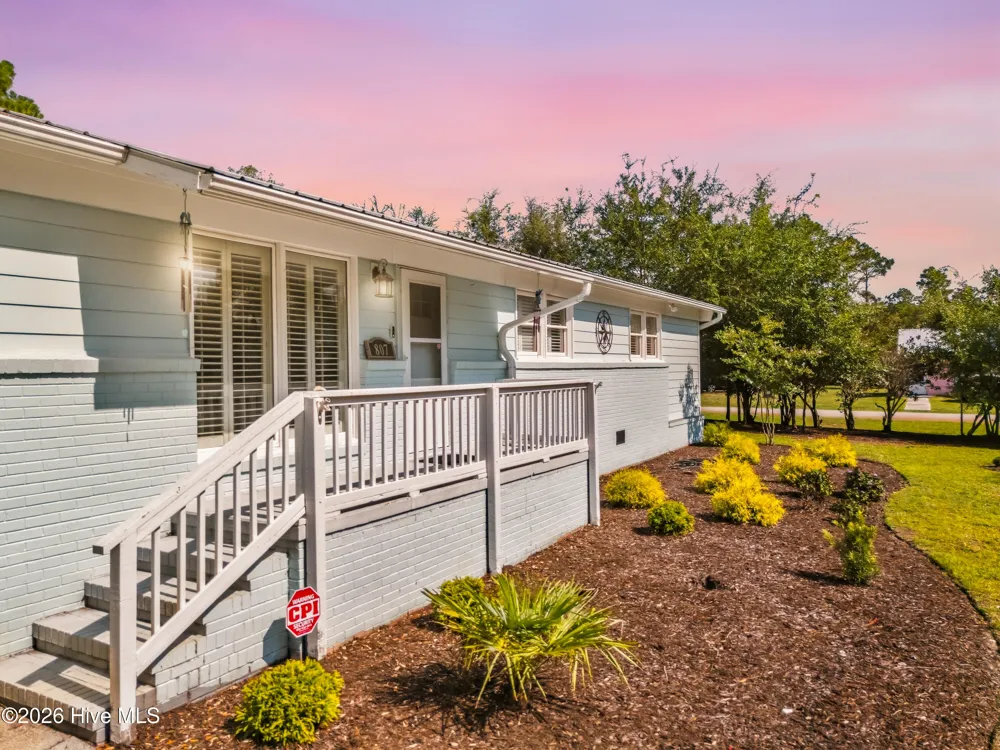 807 E Nash Street Southport, NC 28461