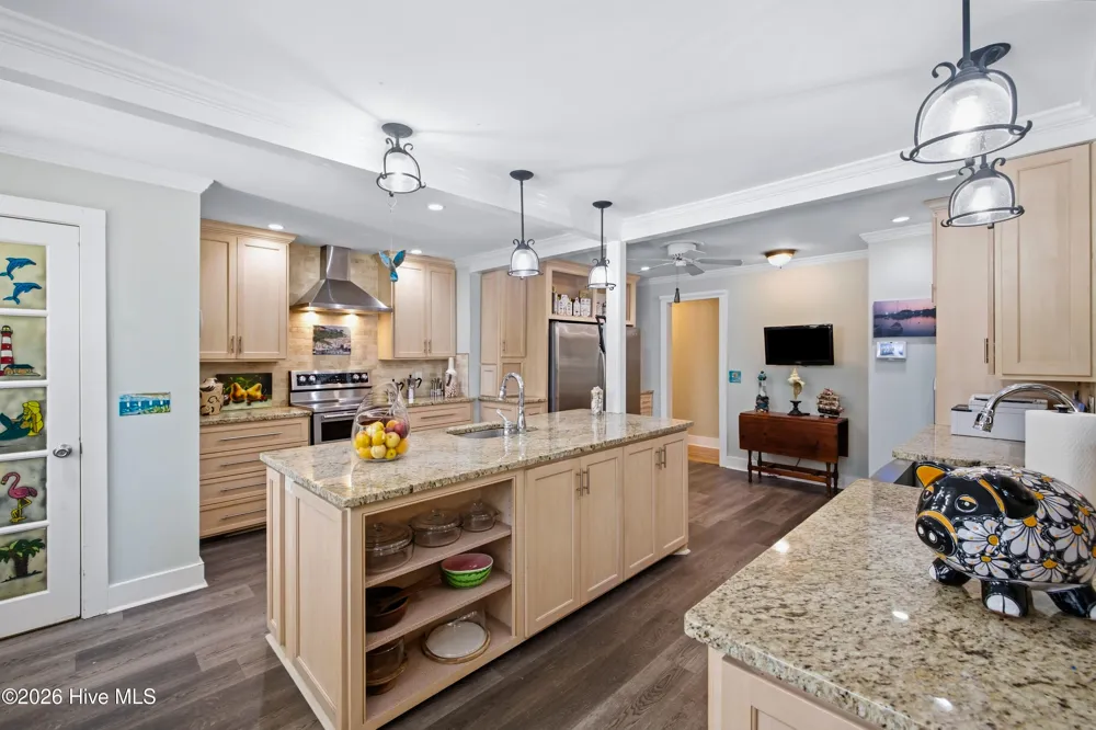 807 E Nash Street Southport, NC 28461