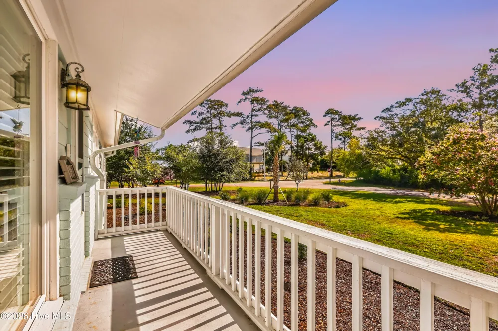 807 E Nash Street Southport, NC 28461