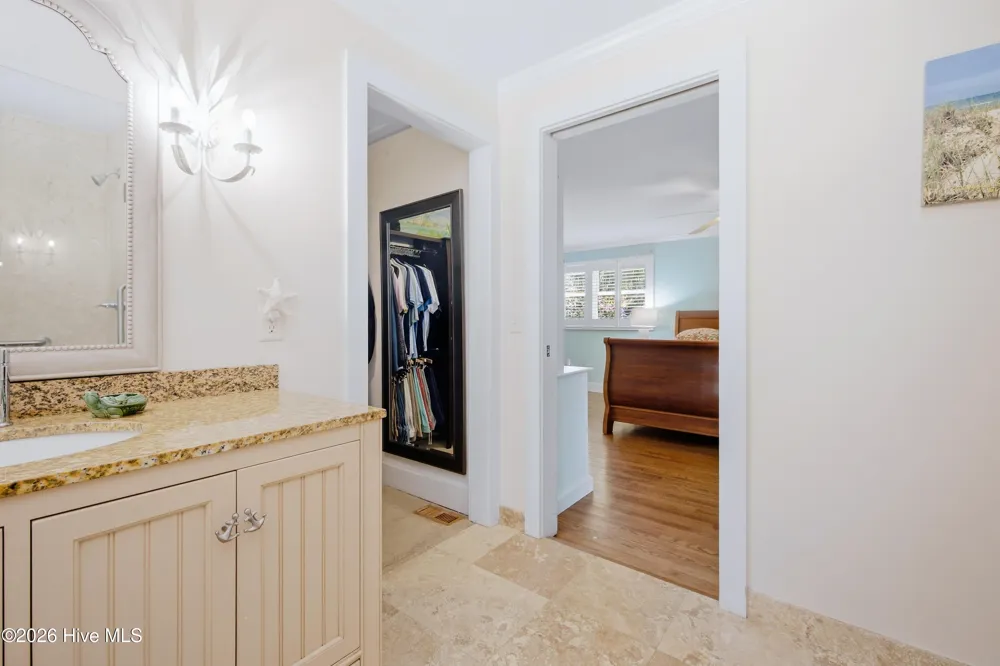 807 E Nash Street Southport, NC 28461