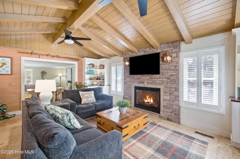 807 E Nash Street Southport, NC 28461