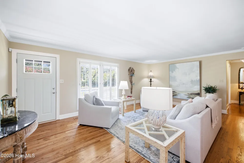 807 E Nash Street Southport, NC 28461