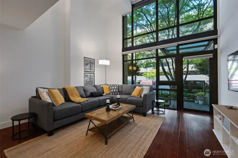 2911 2nd Avenue #118