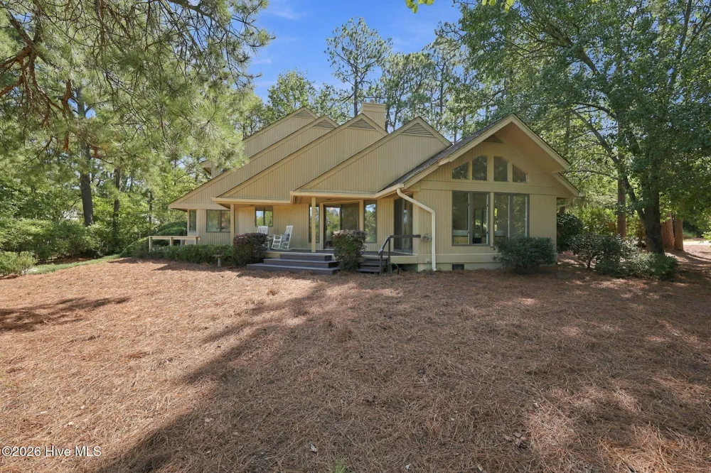 25 Lake Hills Road Pinehurst, NC 28374