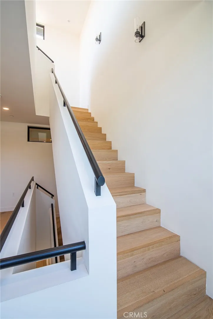 812 Huntley Drive Unit#104 #104 West Hollywood, CA 90069