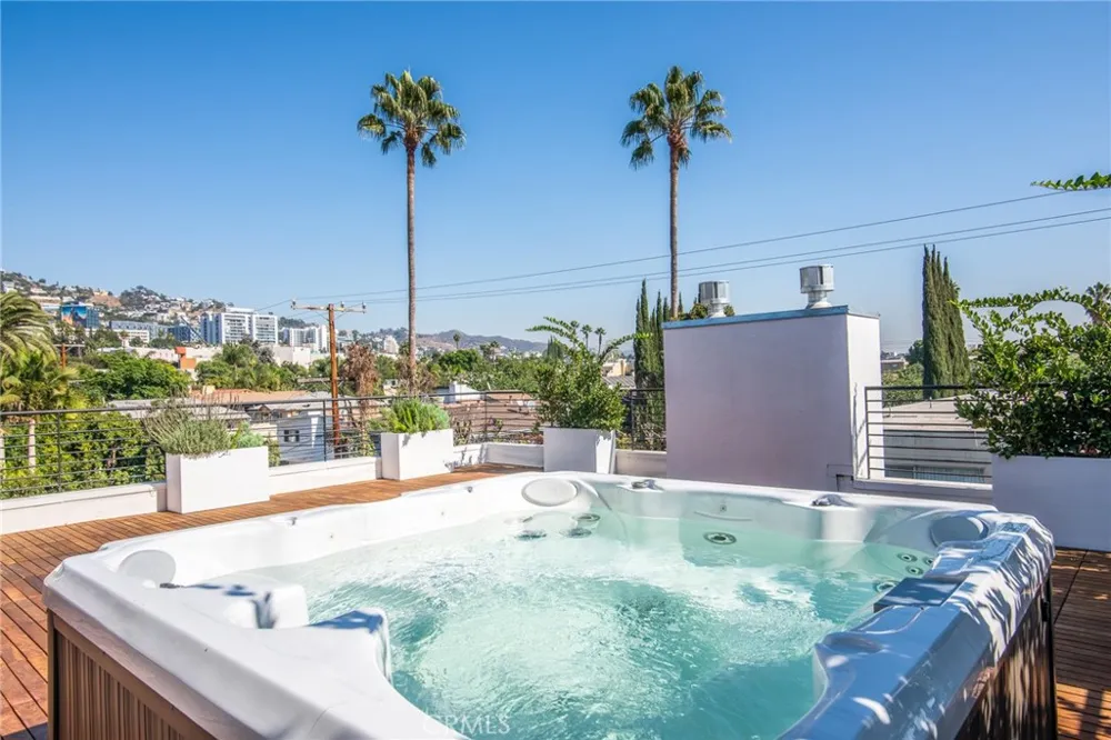 812 Huntley Drive Unit#104 #104 West Hollywood, CA 90069