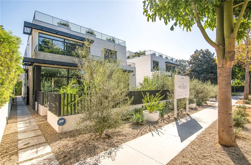 812 Huntley Drive Unit#104 #104 West Hollywood, CA 90069