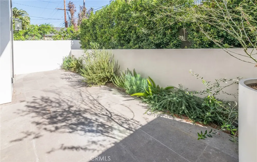 812 Huntley Drive Unit#104 #104 West Hollywood, CA 90069